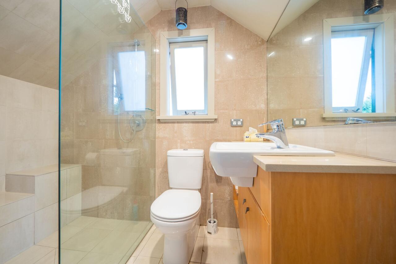 سيدني Quiet Private Studio In Strathfield With Kitchenette And Private Bathroom 3Min To Station Sleeps 6 المظهر الخارجي الصورة