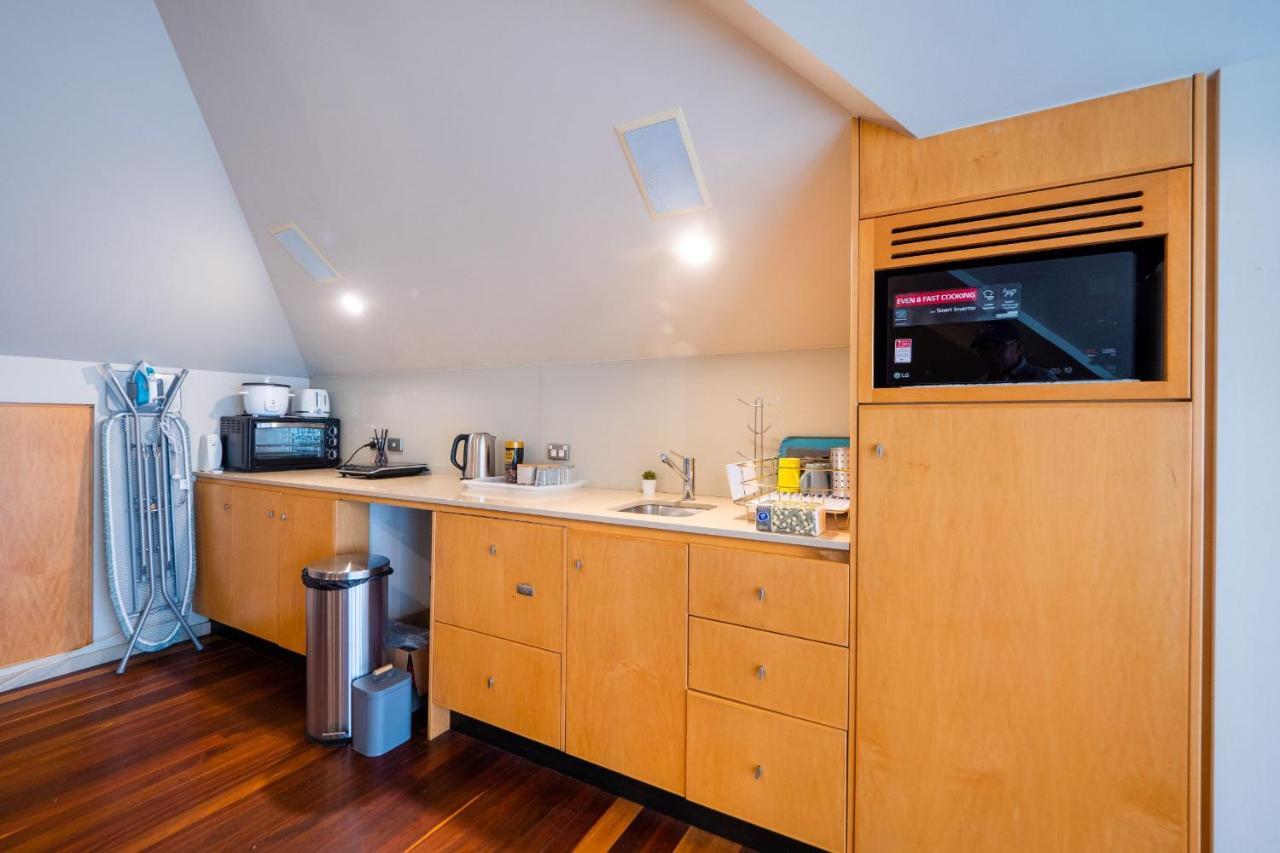 سيدني Quiet Private Studio In Strathfield With Kitchenette And Private Bathroom 3Min To Station Sleeps 6 المظهر الخارجي الصورة